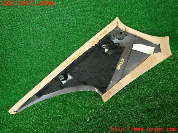 2UPJ-9228337675]マセラティ・クアトロポルテ(MQP)右リアピラートリム 中古_5