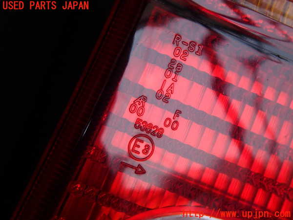 2UPJ-9228381530]VW ルポGTI(6EAVY)右テールランプ 中古_4