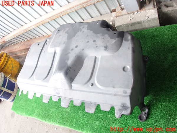 2UPJ-9228382170]VW ルポGTI(6EAVY)エンジンアンダーカバー 中古_4