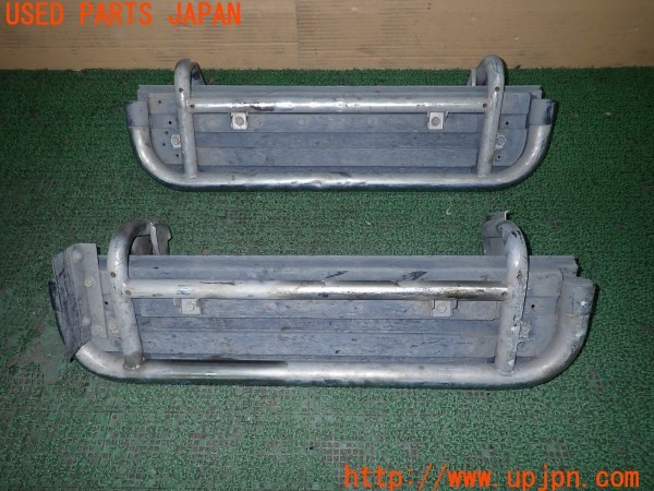 3UPJ=9228440025]デリカスペースギア(PD6W)後期 純正 MR335014 サイドステップ 中古_3