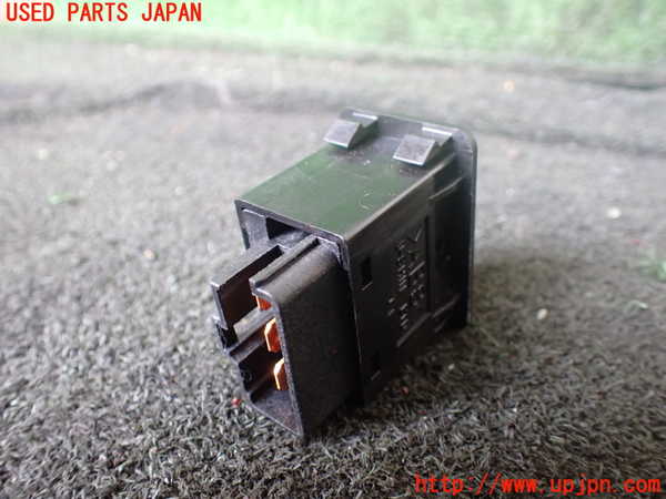 1UPJ-9228446295]デリカ スペースギア(PD6W)フォグスイッチ 中古_2