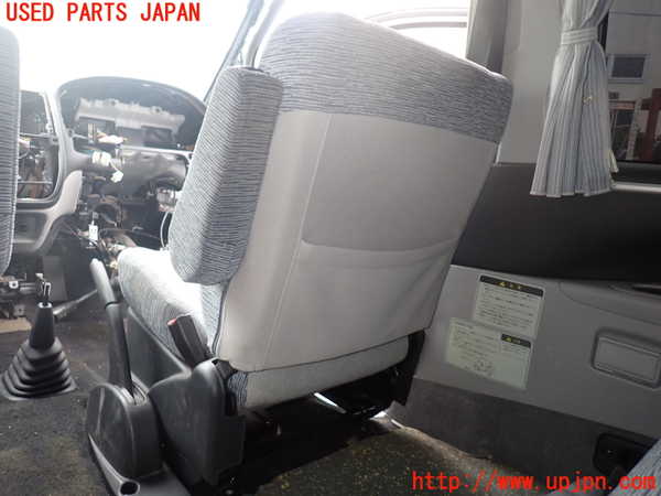 1UPJ-9228447035]デリカ スペースギア(PD6W)運転席シート 中古_5