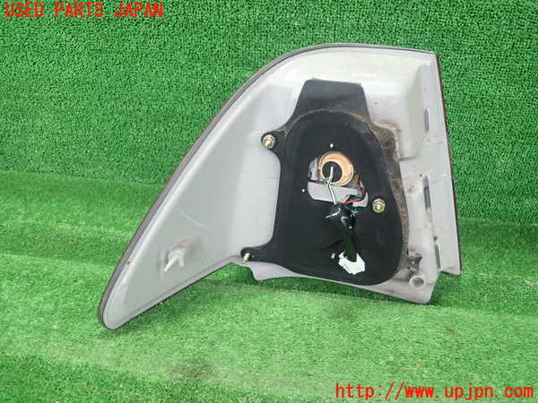 1UPJ-9228451530]セルシオ(UCF31)右テールランプ 中古_3