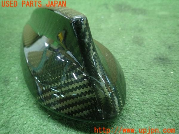 3UPJ=9228480003]BMW M2 クーペ(1H30G F87)純正 7854466-03 ドルフィンアンテナ 社外 カーボン調カバー付き 中古_4
