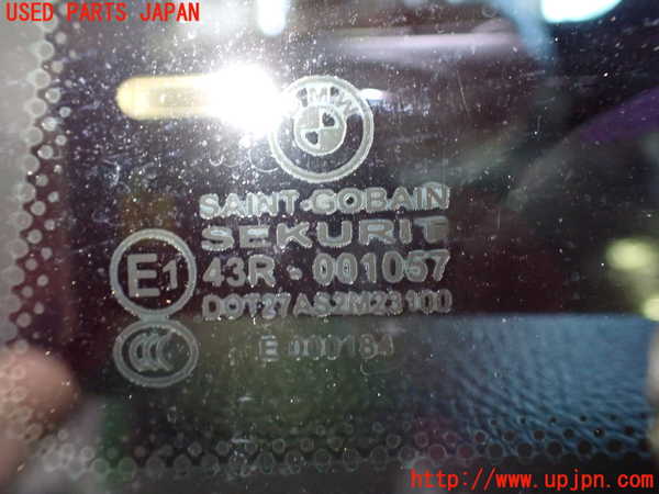 1UPJ-9228481382]BMW M2 クーペ F87(1H30G)左クォーターガラス DOT27AS2M23100 中古_2