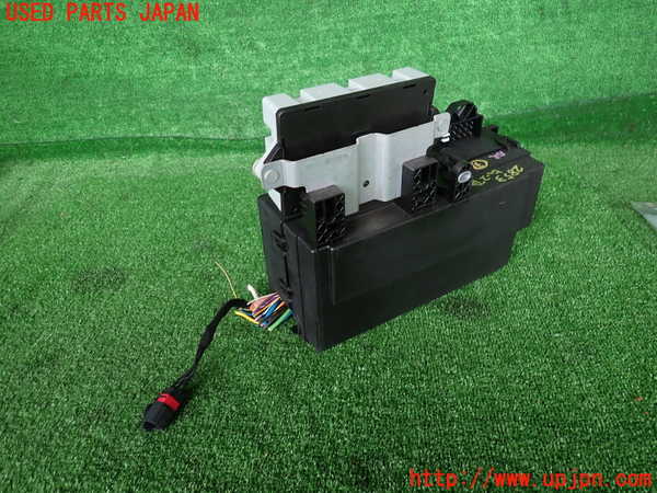 2UPJ-9228536743]ジャガー・XF(JB2NA)ヒューズボックス3 中古_3