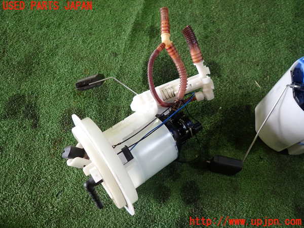 1UPJ-9228552510]ベンツ E300 ステーションワゴン(212255C)S212燃料ポンプ 中古_2