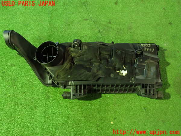 1UPJ-9228552560]ベンツ E300 ステーションワゴン(212255C)S212エアクリーナーボックス 中古_4