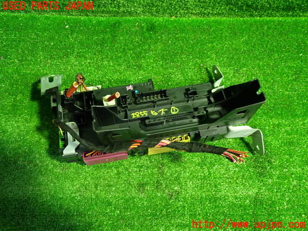 1UPJ-9228556741]ベンツ E300 ステーションワゴン(212255C)S212ヒューズボックス1 中古_3