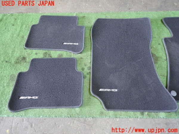 1UPJ-9228557800]ベンツ E300 ステーションワゴン(212255C)S212フロアマット 中古_3