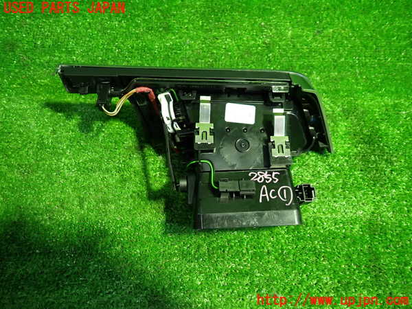 1UPJ-9228557526]ベンツ E300 ステーションワゴン(212255C)S212エアコン吹き出し口1 中古_2