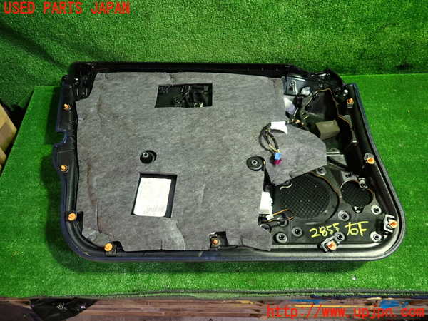 1UPJ-9228551234]ベンツ E300 ステーションワゴン(212255C)S212右前ドア内張り 中古_4