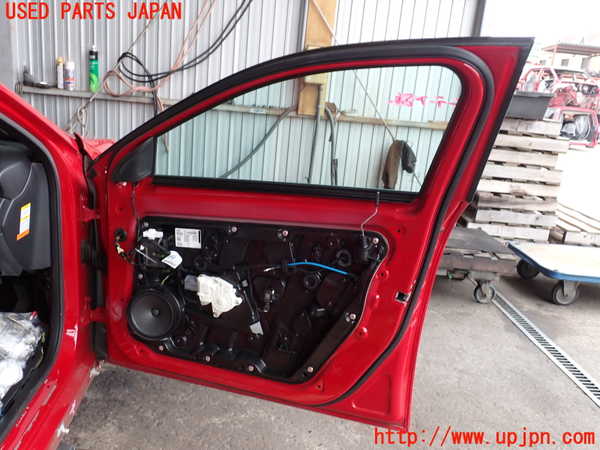 2UPJ-9228561230]ベンツ GLA250 4MATIC(156946)右前ドア (43R-001565) 中古_4