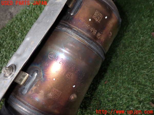 2UPJ-9228562661]ベンツ GLA250 4MATIC(156946)触媒1 中古_2