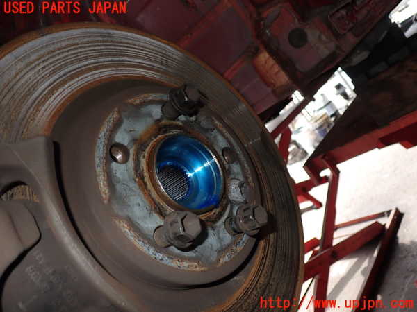 2UPJ-9228564295]ベンツ GLA250 4MATIC(156946)左フロントナックルハブ 中古_2