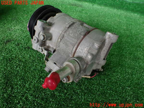 2UPJ-9228566025]ベンツ GLA250 4MATIC(156946)エアコンコンプレッサー 中古_3