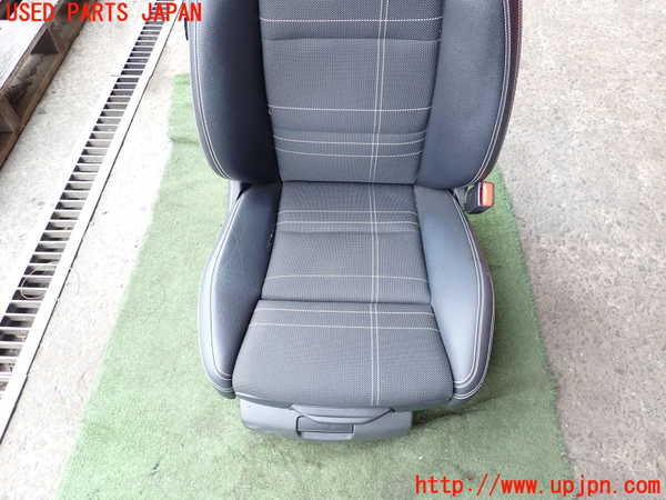 2UPJ-9228567035]ベンツ GLA250 4MATIC(156946)運転席シート 中古_3