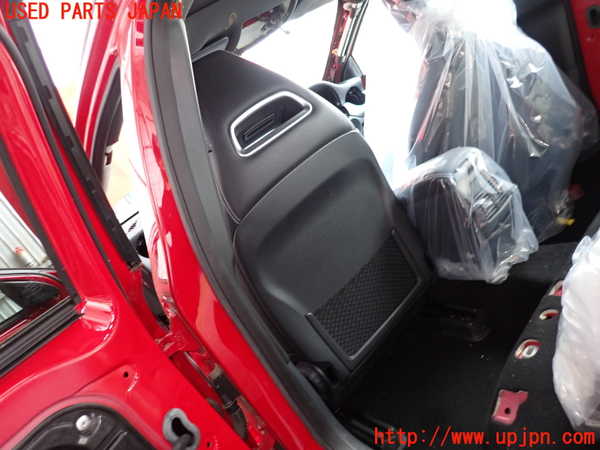 2UPJ-9228567065]ベンツ GLA250 4MATIC(156946)助手席シート 中古_4