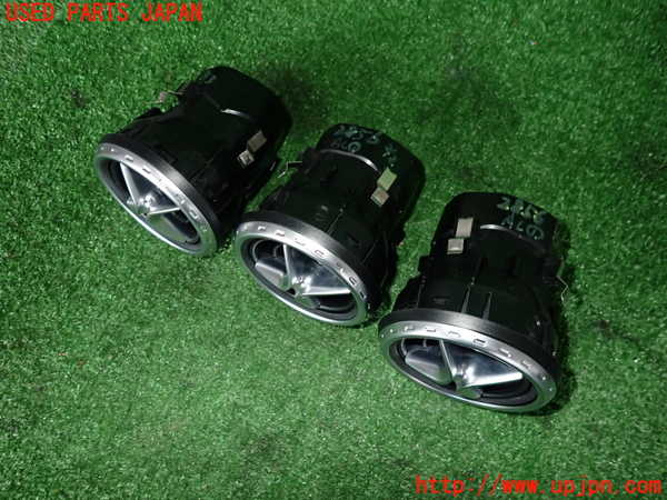 2UPJ-9228567526]ベンツ GLA250 4MATIC(156946)エアコン吹き出し口1 (真中) 中古_2
