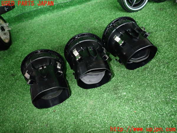 2UPJ-9228567526]ベンツ GLA250 4MATIC(156946)エアコン吹き出し口1 (真中) 中古_3