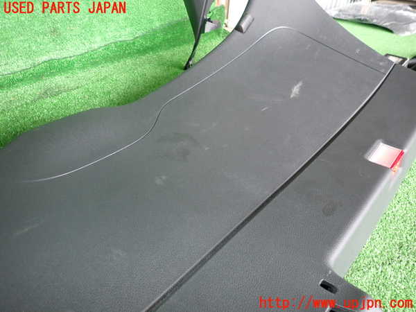 2UPJ-9228561578]ベンツ GLA250 4MATIC(156946)バックドア内張り 中古_2