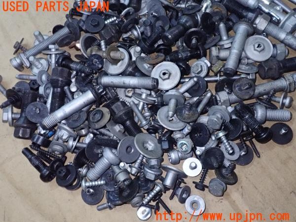 3UPJ=9228580720]BMW アクティブハイブリッド3(3F30 F30)ネジ・ナット・ステー類 セット ジャンク_3