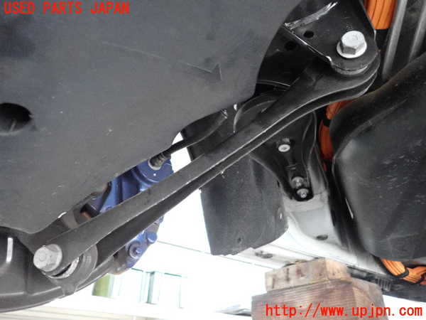 2UPJ-9228585330]BMW アクティブハイブリッド3(AH3)(3F30)(F30)左リアテンションロッド 中古_2