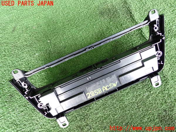 2UPJ-9228586066]BMW アクティブハイブリッド3(AH3)(3F30)(F30)エアコンスイッチ1 中古_2