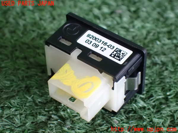 2UPJ-9228586306]BMW アクティブハイブリッド3(AH3)(3F30)(F30)スイッチ1 (トランク) 中古_2
