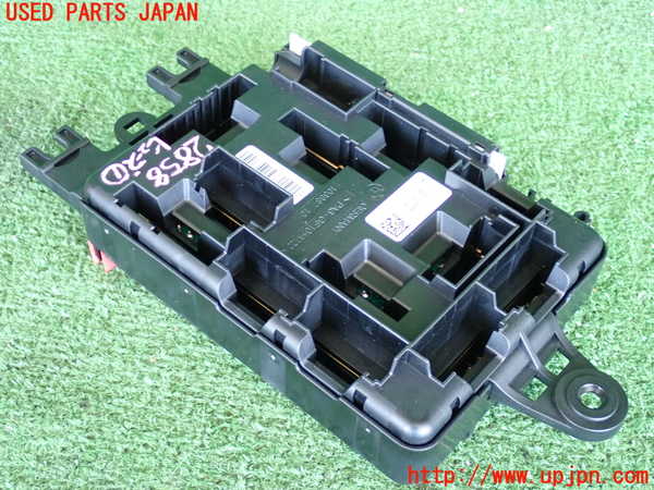 2UPJ-9228586741]BMW アクティブハイブリッド3(AH3)(3F30)(F30)ヒューズボックス1 中古_2