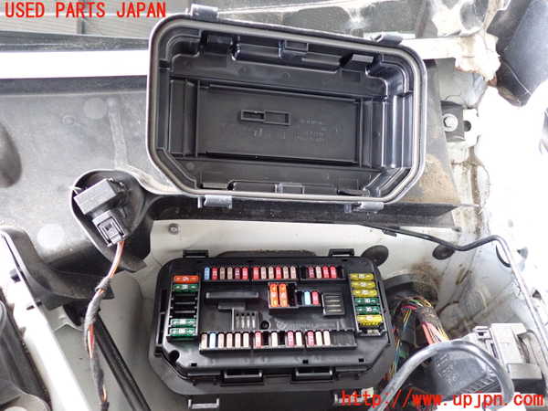 2UPJ-9228586742]BMW アクティブハイブリッド3(AH3)(3F30)(F30)ヒューズボックス2 中古_2