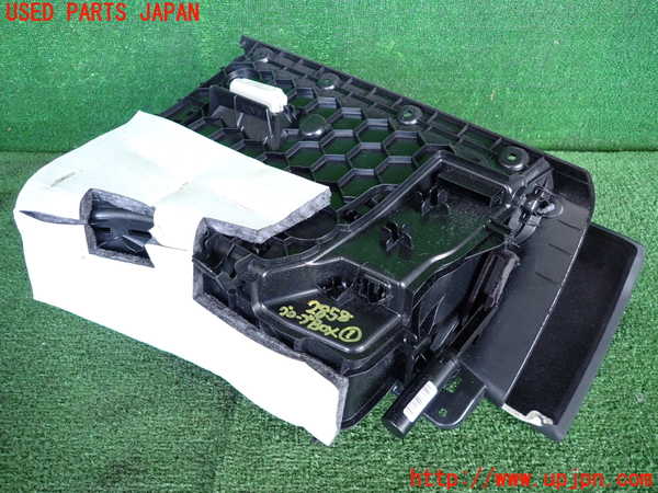 2UPJ-9228587516]BMW アクティブハイブリッド3(AH3)(3F30)(F30)グローブボックス1 中古_3