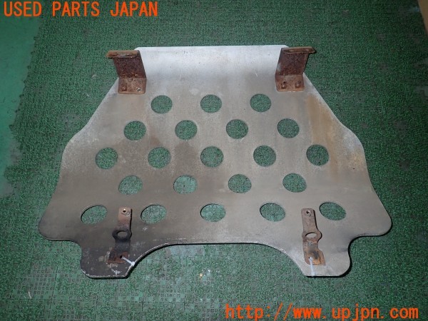 3UPJ=9228600012]ハイラックスサーフ(VZN130G)社外 スキッドプレート アンダーガード 中古_3