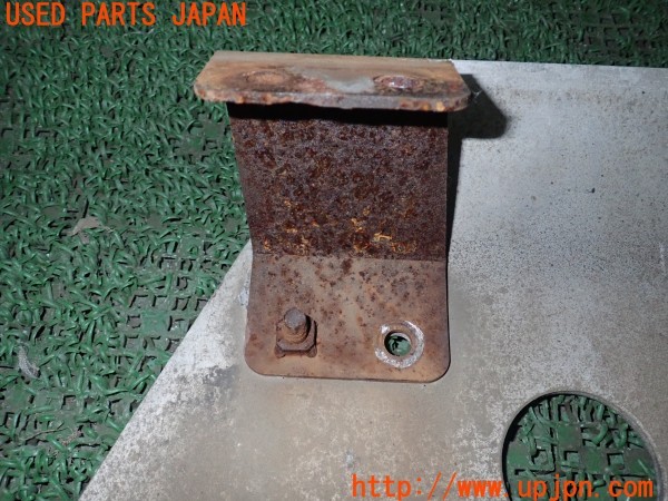 3UPJ=9228600012]ハイラックスサーフ(VZN130G)社外 スキッドプレート アンダーガード 中古_4