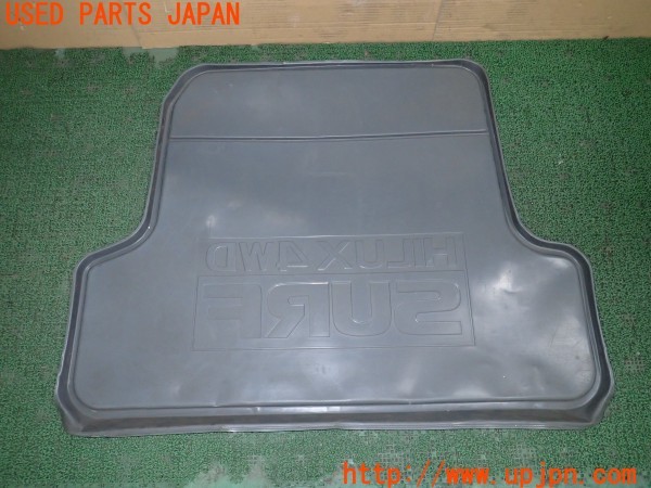 3UPJ=9228600634]ハイラックスサーフ(VZN130G)純正 ラゲッジトレイ 中古_2