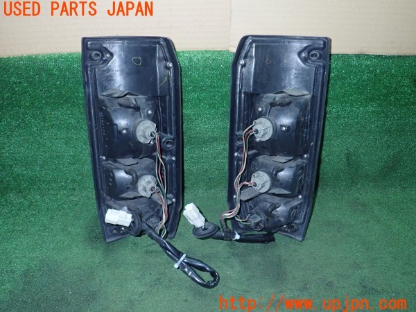 3UPJ=9228620547]ランクルプラド(KZJ78W)後期 DEPO デポ 01-212-1974R-R テールランプ 中古_2