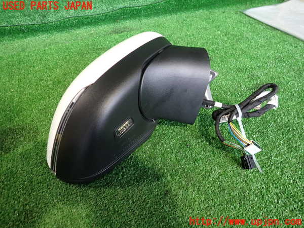 2UPJ-9228691210]ベンツ CLA200 d(118312M)右ドアミラー 中古_2