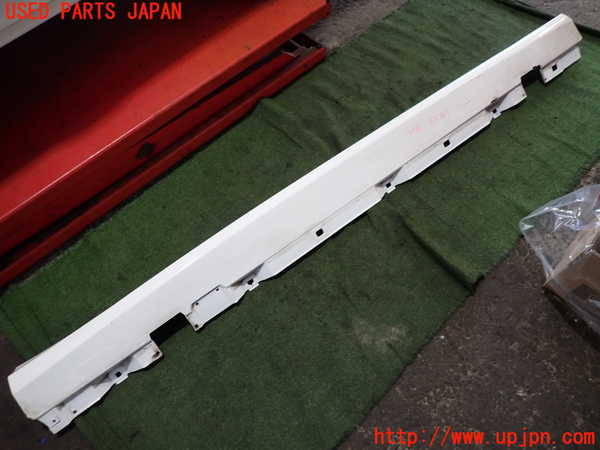 2UPJ-9228691390]ベンツ CLA200 d(118312M)右サイドステップ 中古_3