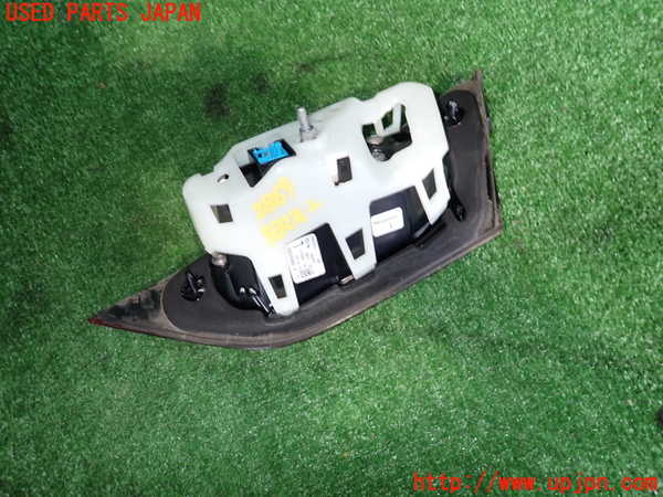 2UPJ-9228691552]ベンツ CLA200 d(118312M)左リアフィニッシャー 中古_2