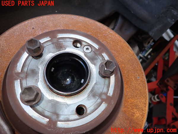 2UPJ-9228694300]ベンツ CLA200 d(118312M)右リアナックルハブ 中古_2