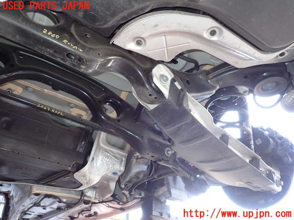 2UPJ-9228695295]ベンツ CLA200 d(118312M)リアメンバー 中古_2