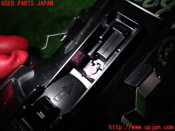 2UPJ-9228697527]ベンツ CLA200 d(118312M)エアコン吹き出し口2 (右) 中古_3