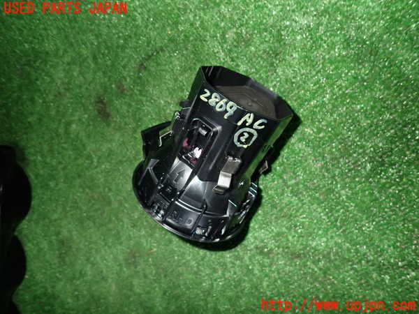 2UPJ-9228697527]ベンツ CLA200 d(118312M)エアコン吹き出し口2 (右) 中古_4