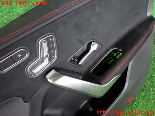 2UPJ-9228691234]ベンツ CLA200 d(118312M)右前ドア内張り 中古_2