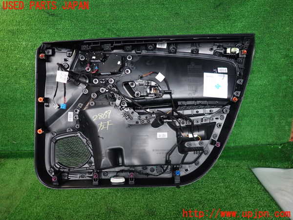 2UPJ-9228691264]ベンツ CLA200 d(118312M)左前ドア内張り 中古_3
