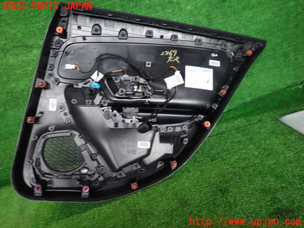 2UPJ-9228691324]ベンツ CLA200 d(118312M)左後ドア内張り 中古_3