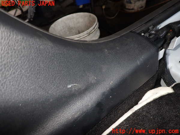 2UPJ-9228697670]ベンツ CLA200 d(118312M)左センターピラートリム 中古_4