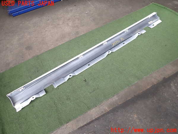 2UPJ-9228701392]ベンツ B200 d(247012)(W247)左サイドステップ 中古_5