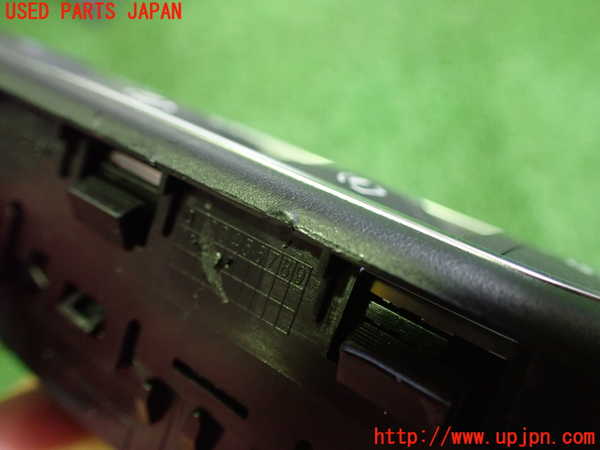 2UPJ-9228706240]ベンツ B200 d(247012)(W247)右前パワーウィンドウスイッチ 中古_3