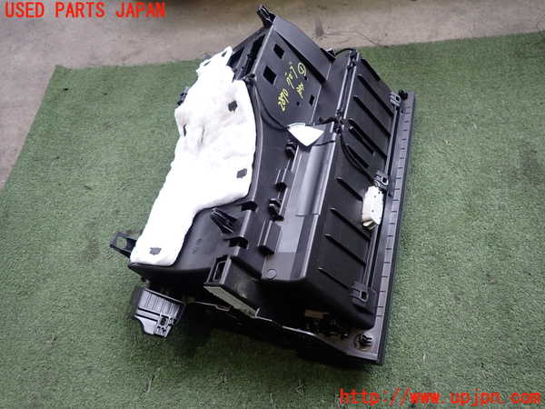 2UPJ-9228707516]ベンツ B200 d(247012)(W247)グローブボックス1 中古_3